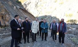 Erzincan'da yağıştan zarar gören köy yolları ve altyapı için çalışmalar yapılıyor