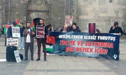 Erzurum'da sağlıkçılar 151. kez Gazze için bir araya geldi