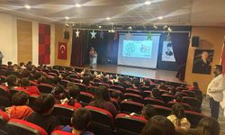 Kars'ta öğrencilere güvenli internet ve siber zorbalık semineri verildi
