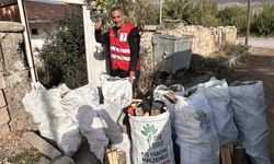 Kızılay soğuk havalarda yaşlıları unutmadı