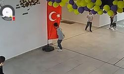 Oyununu bıraktı, Türk Bayrağı’nı öperek sevgisini gösterdi
