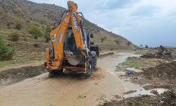 Sağanak yağış Erzincan’da hayatı olumsuz etkiledi
