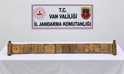 Van’da tarihi eser operasyonu: Altın yaldız işlemeli Tevrat bulundu