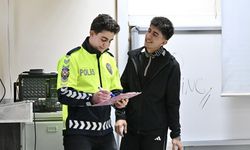 Bitlis’te “İletişimin Önemi” konulu tiyatro oyunu sahnelendi