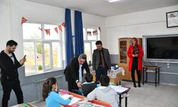 Kaymakam Özçelik’ten köy okullarına ziyaret