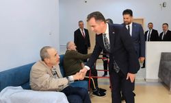 Vali Karakaya'dan ulu çınarlara “Yaşlılar Günü” ziyareti