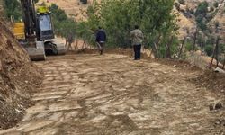 Mutki'de köy yolunda genişletme çalışması tamamlandı