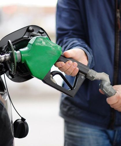 Motorin fiyatlarında yeni eşik: Pazartesi gecesi tabelalar bir kez daha değişecek