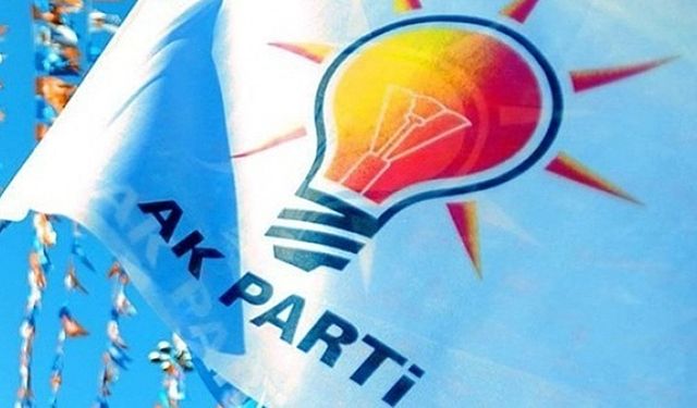 AK Parti’ye 2 milletvekili ve 13 belediye başkanı katıldı