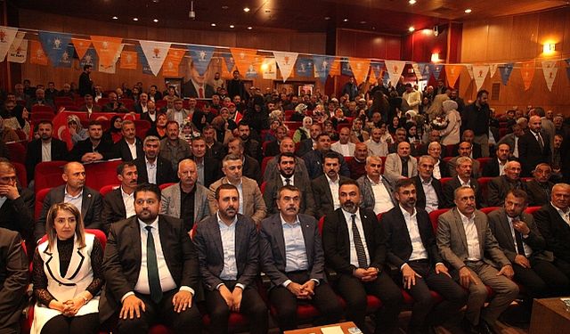 MEB Bakanı Tekin, Ahlat’ta Ak Parti kongresine katıldı