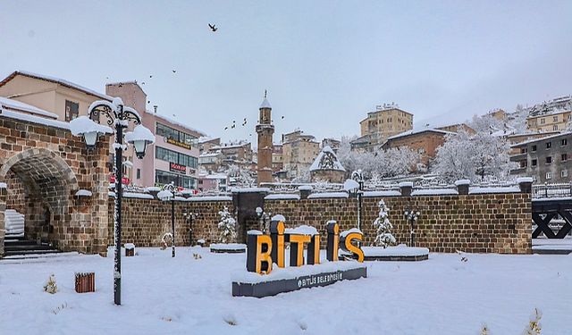 Beyaza bürünen Bitlis'te güzel manzaralar oluştu