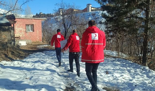 Kızılay Bitlis şubesi ihtiyaç sahiplerini unutmuyor