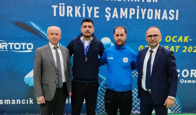 Elazığlı sporcu, badmintonda Türkiye üçüncüsü oldu