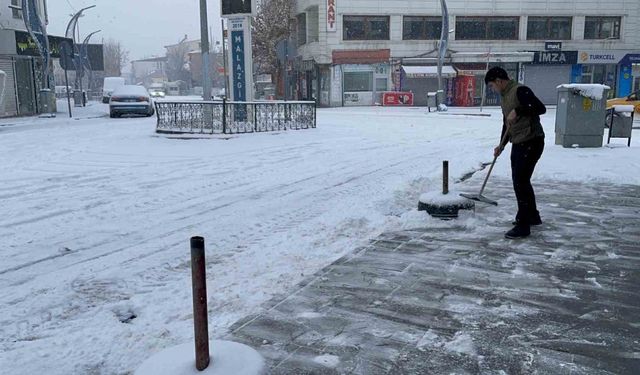 Malazgirt’te kar yağışı