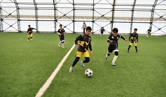 Yeşilyurt’ta ödüllü sömestr futbol turnuvası