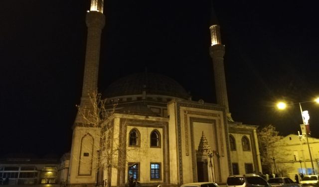90 bin camide aynı anda dua: Bitlis Ahlat’ta da dualar semaya yükseldi