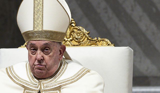 Papa Franciscus, son yolculuğuna uğurlandı