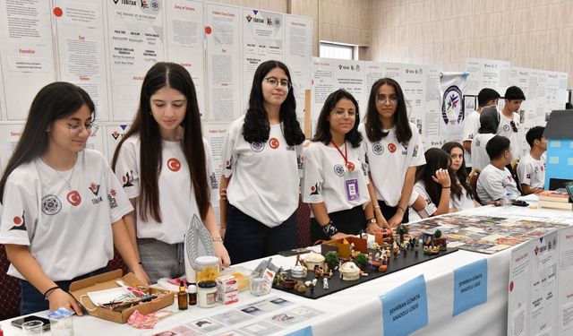 Bilim ve teknoloji gençliği, bilim fuarı festivalinde buluştu.