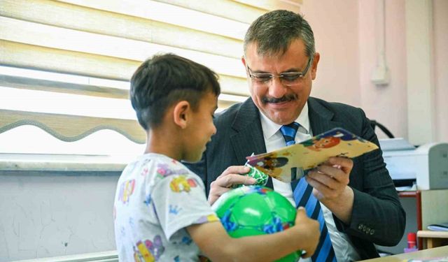 Erzurum’da köy okulunda karne heyecanı