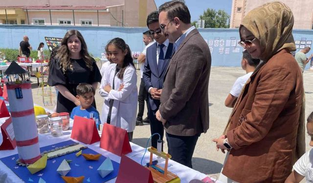 Malazgirt'te öğrencilerinden yılsonu sergisi
