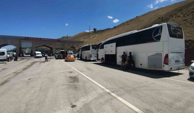Umman, İran’daki vatandaşlarını tahliye ediyor