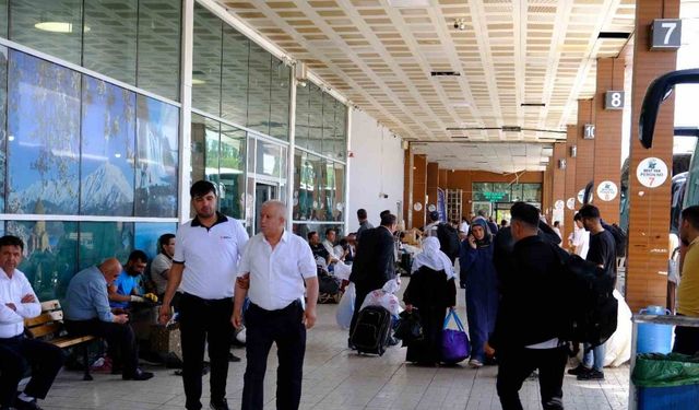 Van’daki İranlılar: İsrail orduya savaş açtık diyor ama mazlumlara zarar veriyor, çocukları öldürüyor.