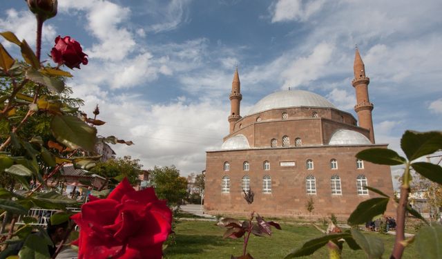 Camilerde “gösterişsiz evlilik” çağrısı
