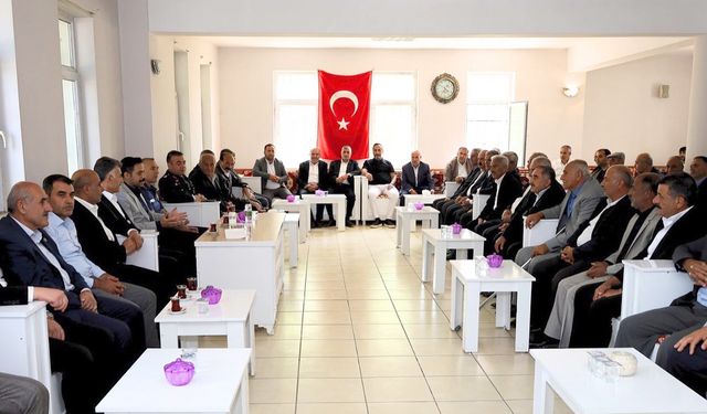 Güroymak’ta protokol ve halk bayram coşkusunu birlikte yaşadı