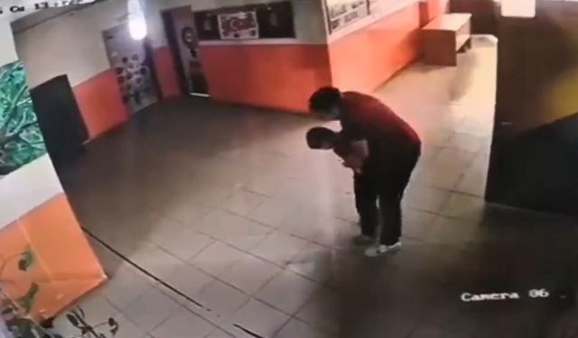 Heimlich manevrasıyla öğrencinin hayatını kurtardı