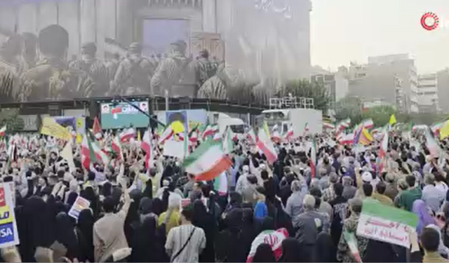 İran’da ateşkes sonrası zafer kutlaması yapıldı