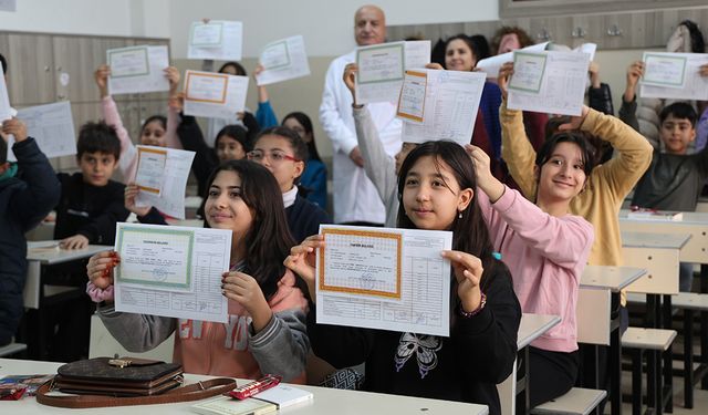 Karneler hazır, 20 Milyon öğrenci için tatil başlıyor
