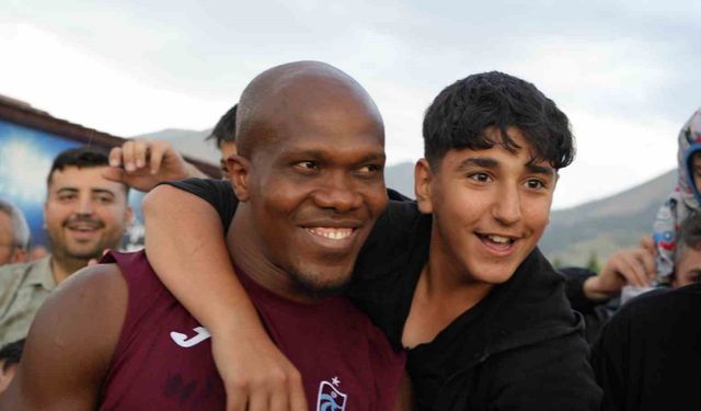 Erzurum’da bordo-mavili coşku: Taraftar yine izdihama neden oldu