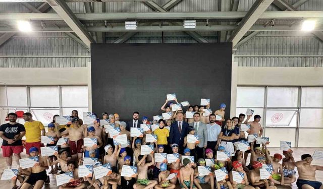 Onlar artık sertifikalı yüzücü