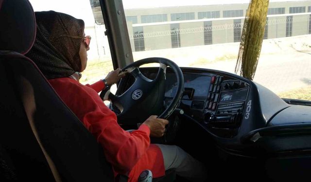 ‘Şoför Nebahat’ artık otobüs direksiyonunda