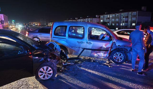 Bitlis’te trafik kazası: yaralılar var