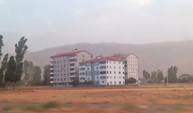 Güroymak’ta Rüzgar ve Toz Hayatı Olumsuz Etkiledi