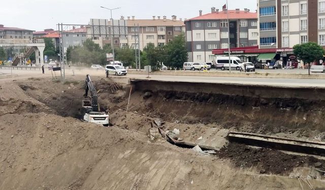Bitlis’te yol çalışması sırasında doğal gaz patlaması