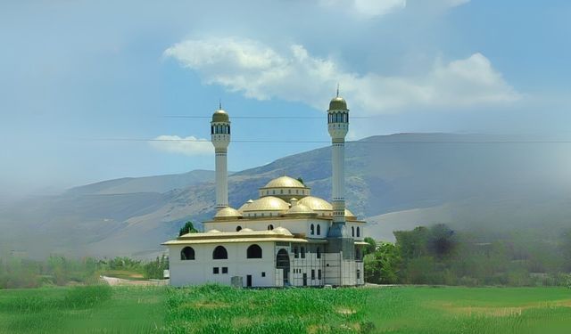 Güroymak'ta yarım kalan cami inşaatı için destek bekleniyor!