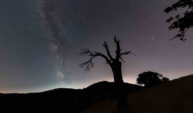 4 bin yıllık Harput’ta meteor yağmurunu fotoğrafladı