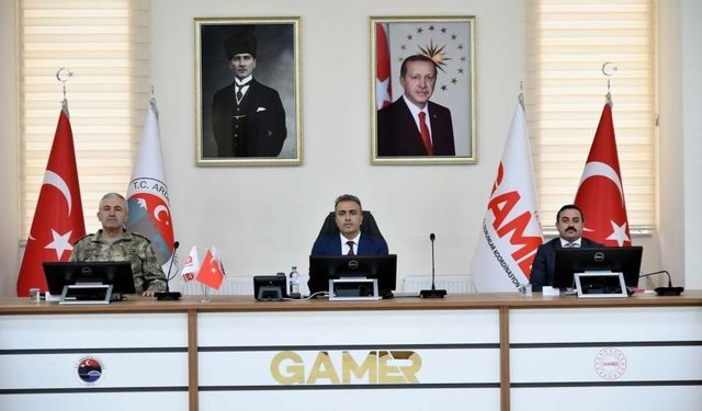 Ardahan’da güvenlik toplantısı düzenlendi