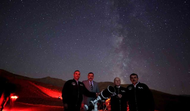 Bakan Kacır: 2027’de Ay’da Türk bayrağı dalgalanacak