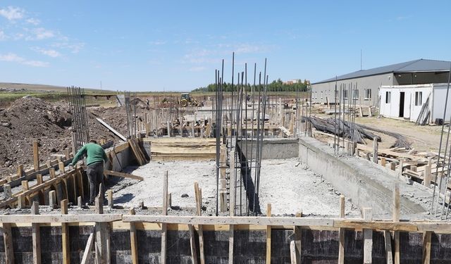 Başkan Demir’den yapımı süren Galericiler sitesi için müjde