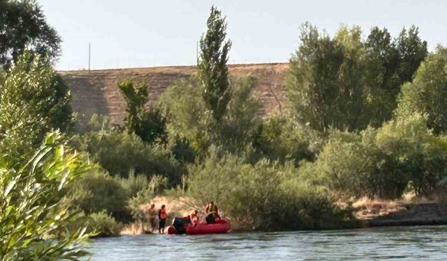 Bingöl’de mahsur kalan vatandaşları ekipler kurtardı