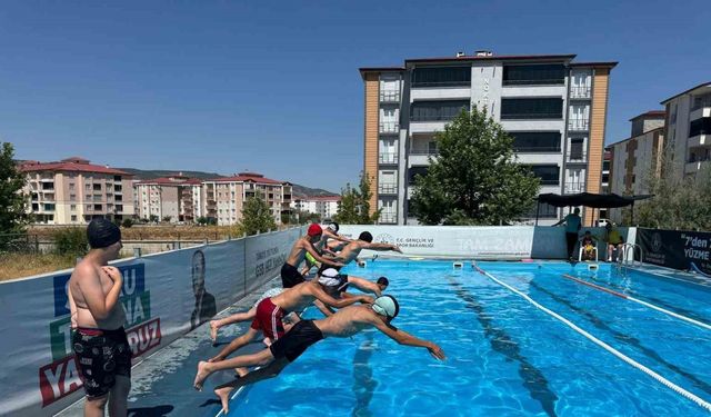 Elazığ’da çocuklar hem öğreniyor hem eğleniyor