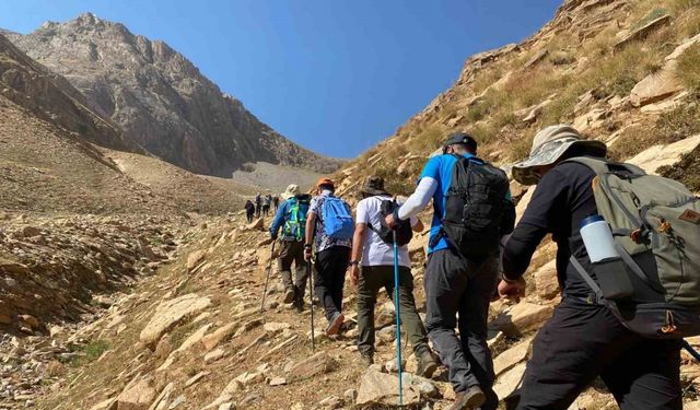 Gevaş-Bahçesaray arasında 20 kilometrelik yürüyüş