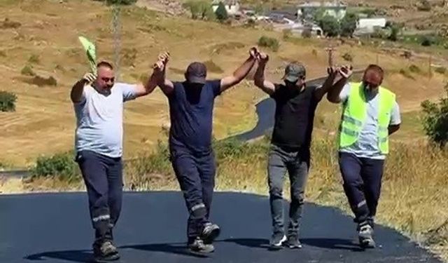 Halaylı çalışma sosyal medyada gündem oldu