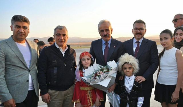 Ulaştırma ve Altyapı Bakanı Uraloğlu Iğdır’da