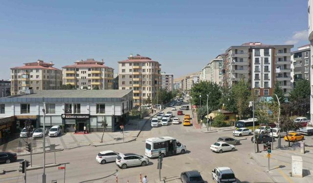 Van Büyükşehir Altaylı ve Oğuz caddelerini yeniliyor