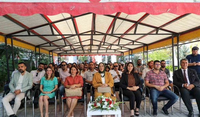 Van Büyükşehir Belediyesi, dijital gençlik merkezinin kapılarını hizmete açtı
