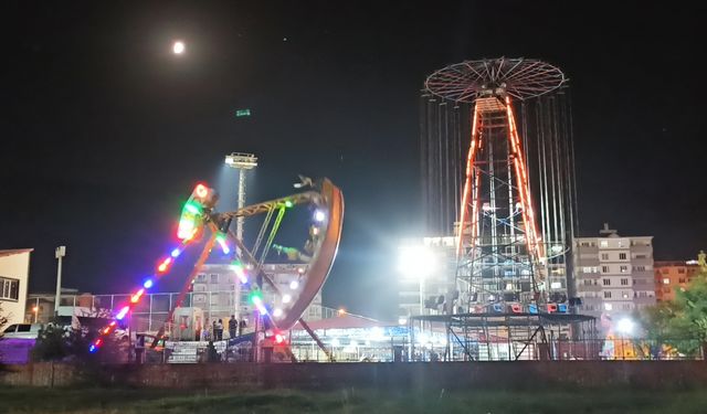 Tatvan’da yaz akşamlarının vazgeçilmezi: Lunapark